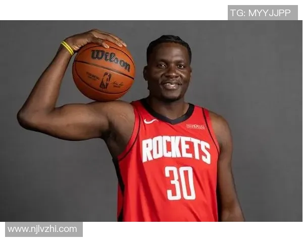 克林特卡佩拉:从默默无闻到NBA篮板王的奋斗历程与成就分析 克林特卡佩拉:从默默无闻到NBA篮板王的奋斗历程与成就分析