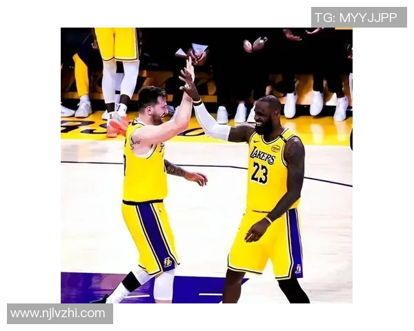 勇士与湖人激战2017年11月30日精彩回顾与赛后分析