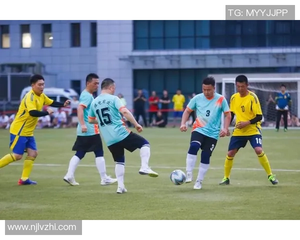 天山雪豹迎战上海申鑫决战绿茵场展现足球激情与实力对决